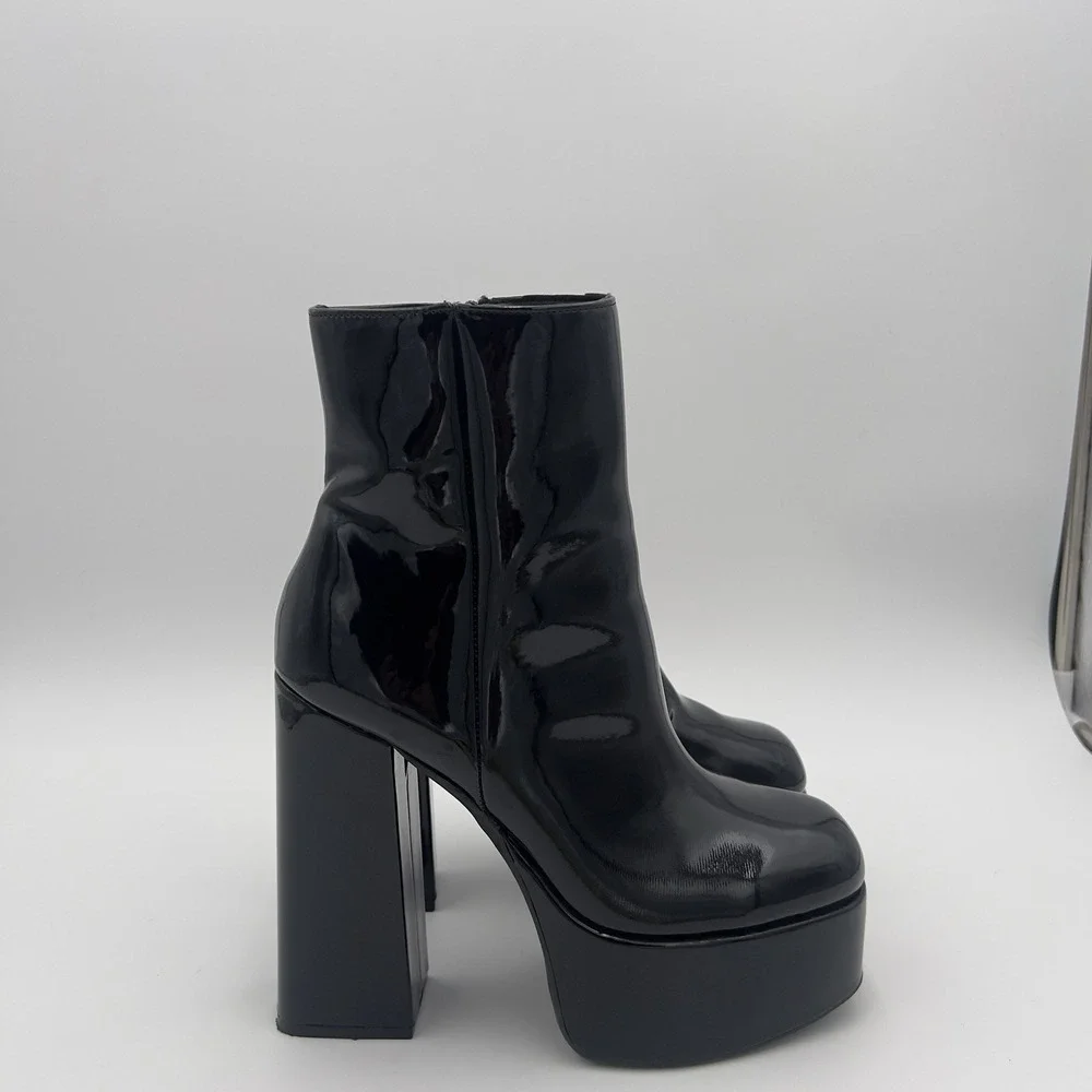 Women's Black Patent Platform Ankle Boots Round Toe Zip Closure Size 8
